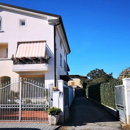 Apartamento Vivi La Versilia E Le 5 Terre Marina Di Carrara Exterior foto